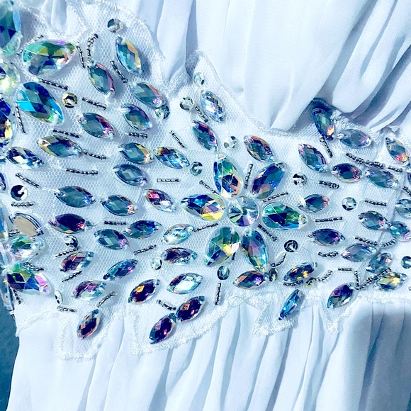 Reception White mesh top formal dress, with embroidered crystal designs - Picture 7 of 10